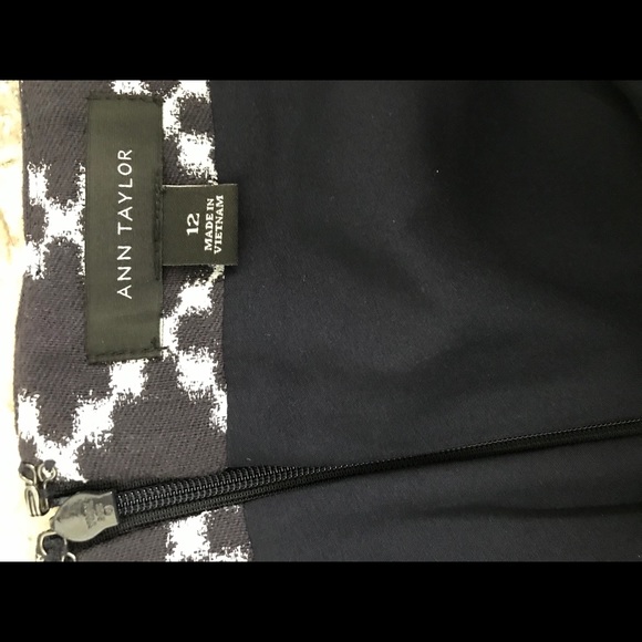 Ann Taylor Skirt Size 12, Never worn - Picture 7 of 8